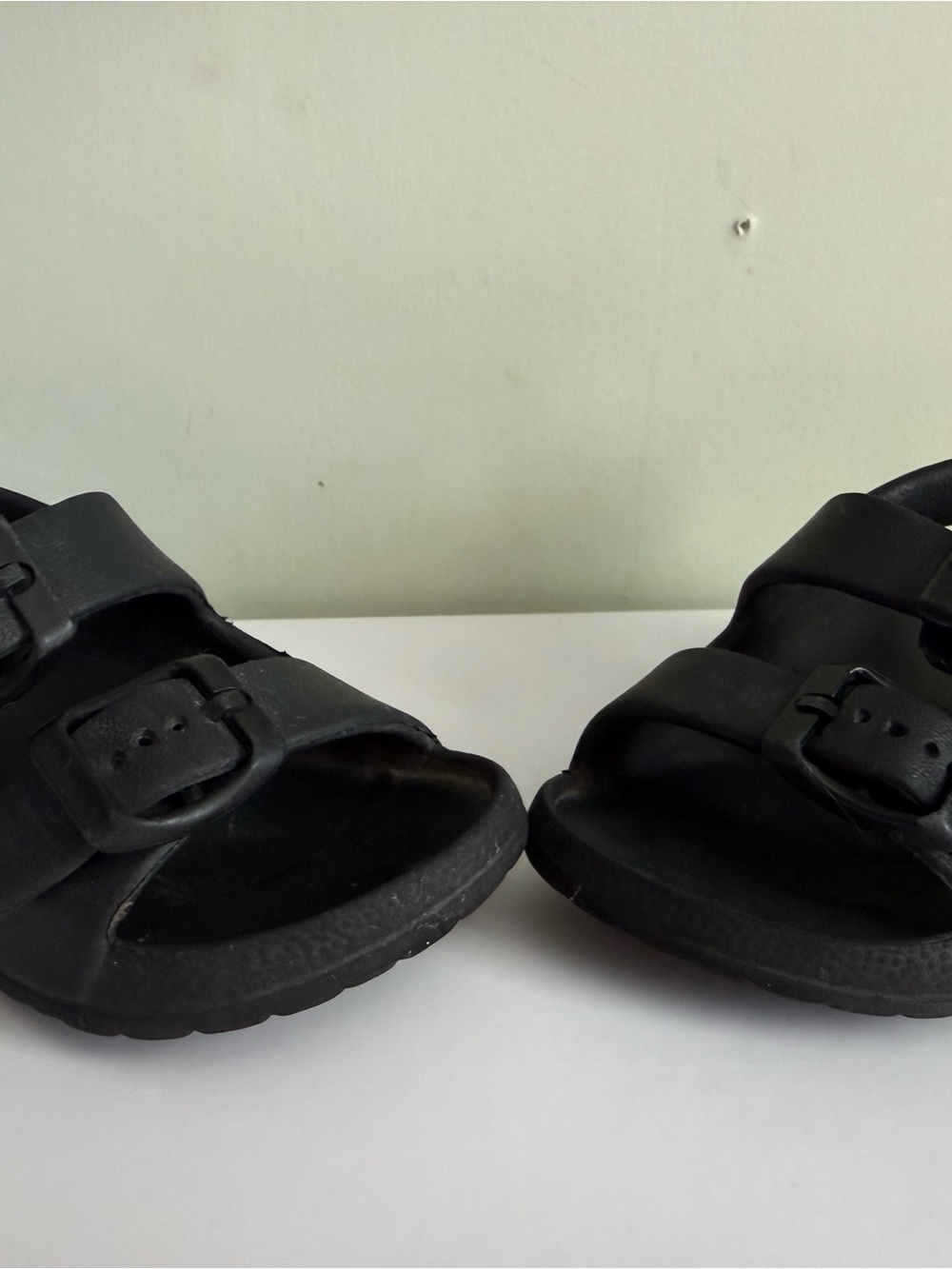 Toddler Black Double-Buckle Slide Sandals - Picture 2 of 7
